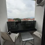 Mountain View Lux