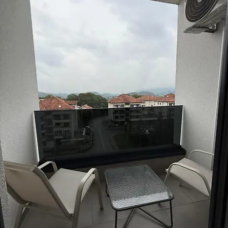 Mountain View Lux