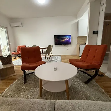 Mountain View Lux